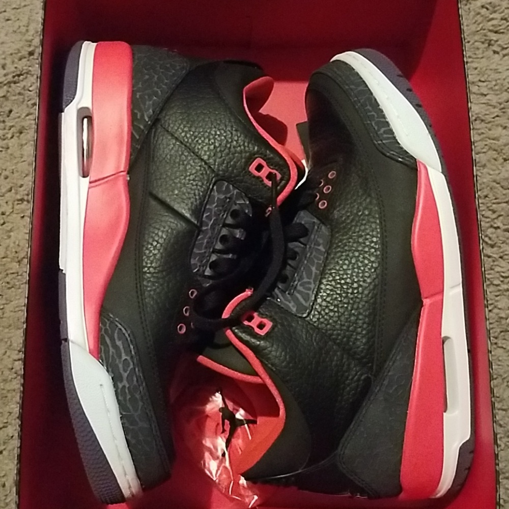 Air Jordan 3 Retro "Crimson"